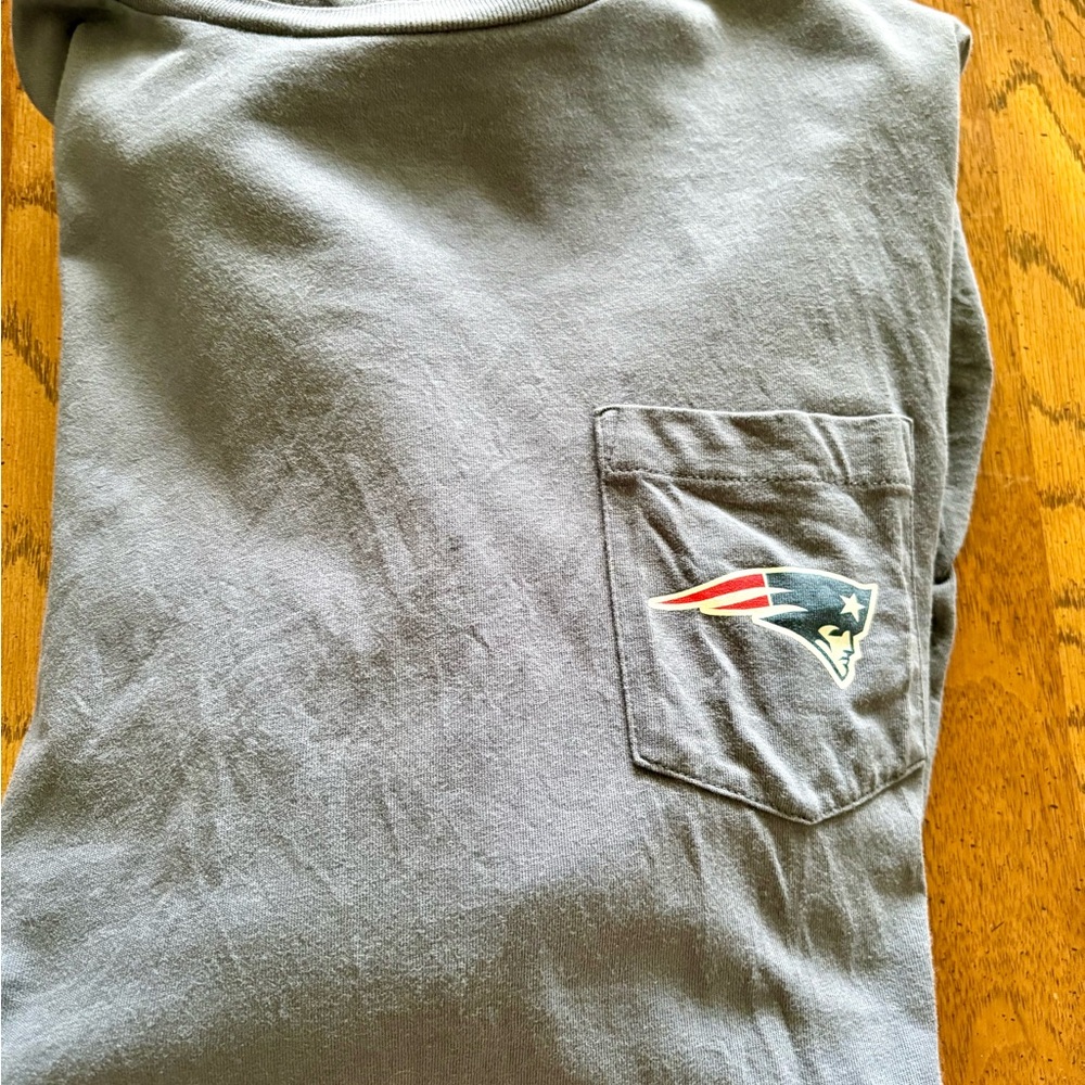 Vineyard Vines Dark Blue Logo Patriots LS t-shirt - Picture 2 of 3